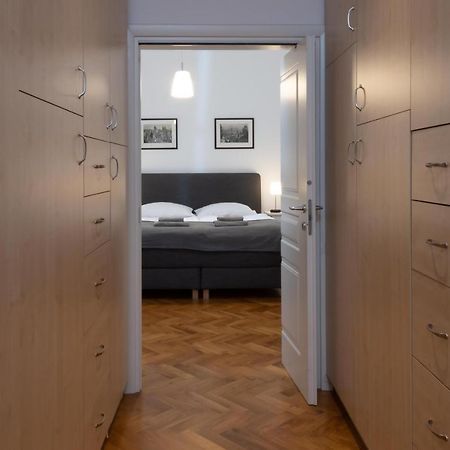 Apartman Carolinum プラハ エクステリア 写真